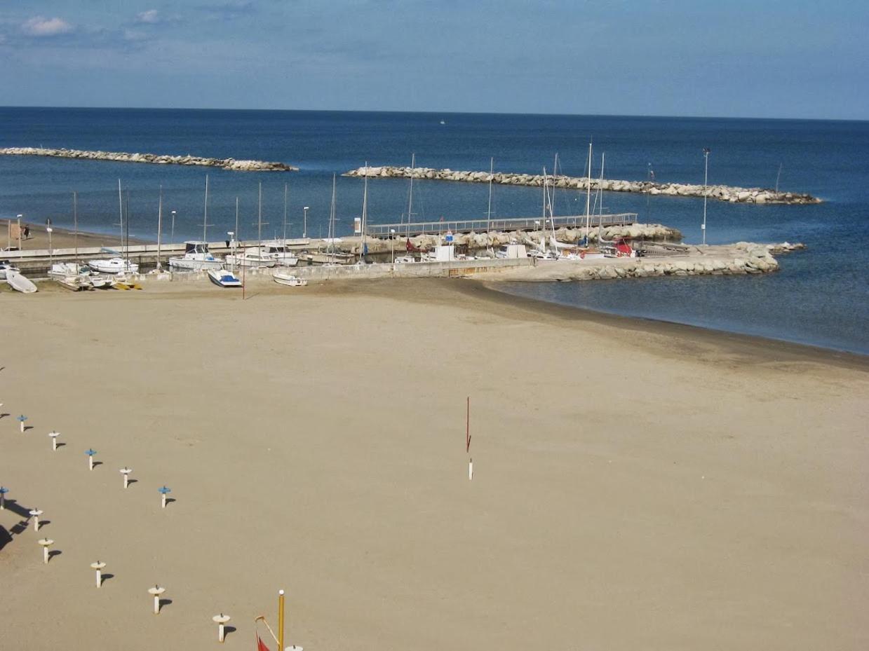 Hotel Acquamarina Viserba Ріміні Екстер'єр фото