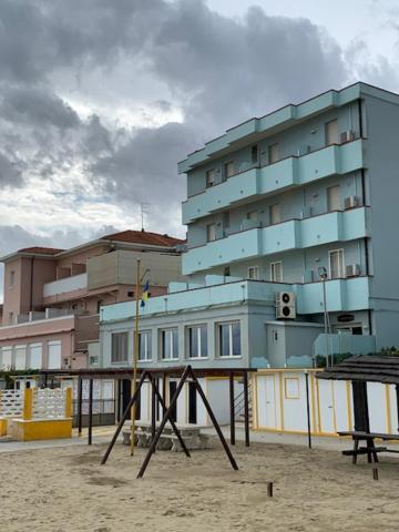 Hotel Acquamarina Viserba Ріміні Екстер'єр фото