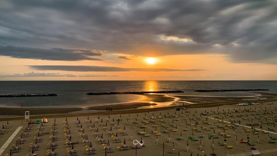 Hotel Acquamarina Viserba Ріміні Екстер'єр фото